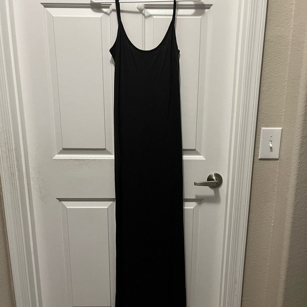 Classic Black Maxi with Flirty Slit – Blue Life 💫